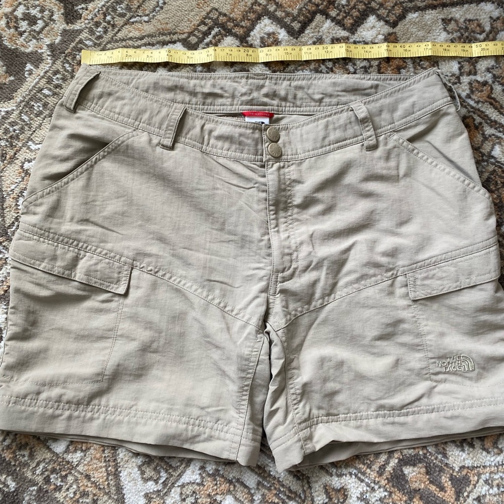 NORTH FACE SIZE 16 SHORTS